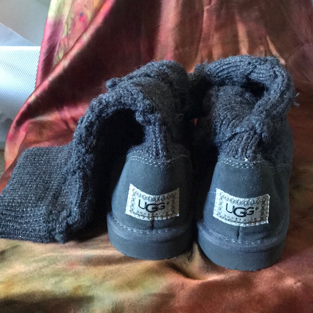 Knitted Uggs - Picture 2 of 5